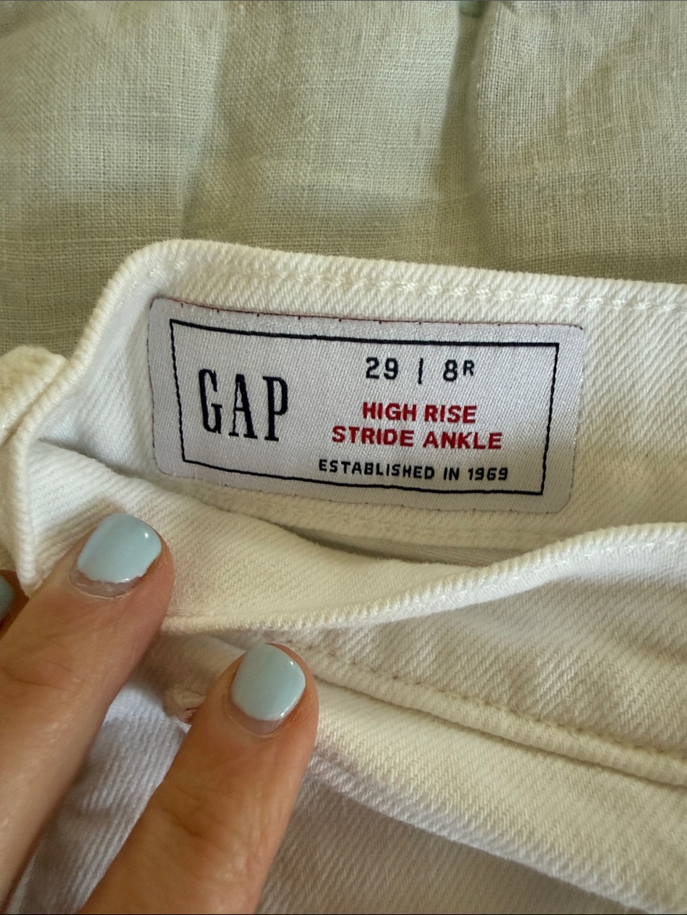 GAP White High Rise Stride Ankle Jeans - Picture 3 of 4